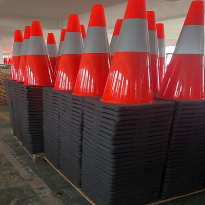 ซื้อ PVC คอนการจราจรบนถนน คอนการทํางานบนถนนที่สะท้อนแสงที่มองเห็นได้สูง การผลิตออนไลน์