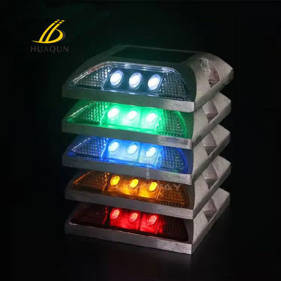 ซื้อ LED ดวงอาทิตย์ส่องสต๊อดถนน กันน้ําสําหรับการใช้ป้ายจราจรและความปลอดภัย การผลิตออนไลน์