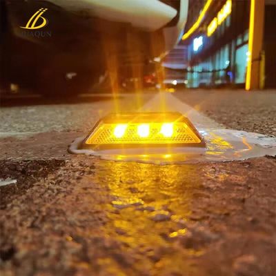 ซื้อ โหลดอลูมิเนียม LED โซลาร์ สต๊อดทางสําหรับเตือนความปลอดภัยการจราจรทางถนน การผลิตออนไลน์