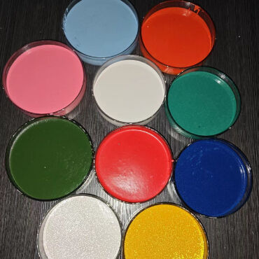 ซื้อ สีเทอร์โมพลาสติกสำหรับทำเครื่องหมายบนถนนสีขาว มองเห็นได้ชัดเจนสูง เป็นที่ชื่นชอบของผู้รับเหมา สีทาถนนสะท้อนแสงเพื่อความปลอดภัยบนท้องถนน การผลิตออนไลน์